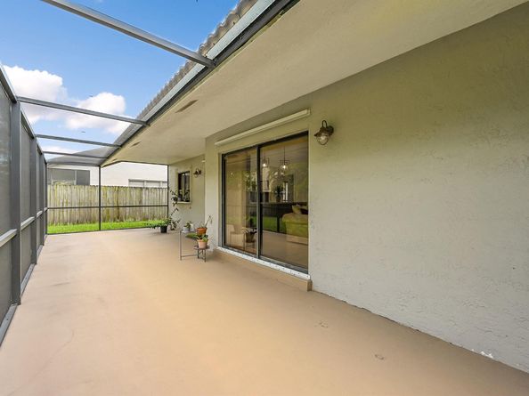 5450 Hawkes Bluff Avenue, Davie FL 33331