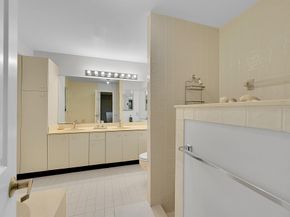 5450 Hawkes Bluff Avenue, Davie FL 33331