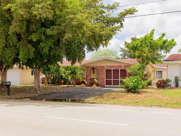 1610 NW 49th Ct, Deerfield Beach FL 33064