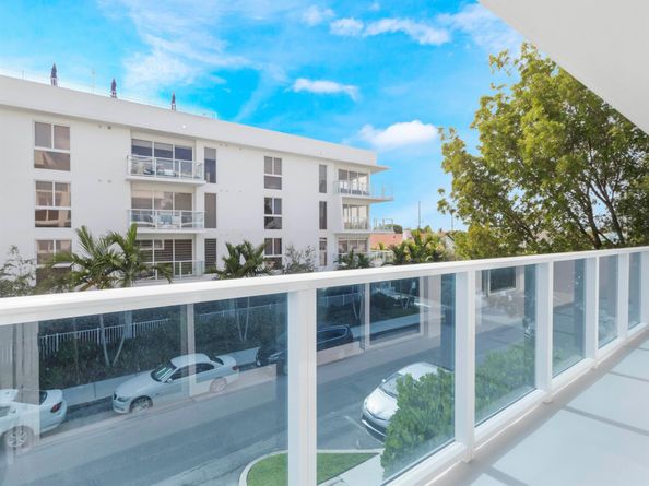 1 S Palmway 205, Lake Worth Beach FL 33460