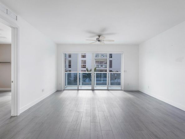 1 S Palmway 205, Lake Worth Beach FL 33460
