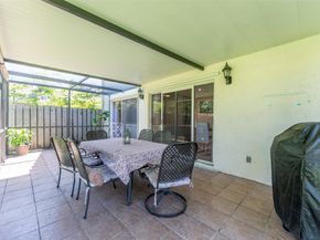 21320 Sawmill Ct, Boca Raton FL 33498