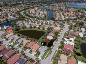 21320 Sawmill Ct, Boca Raton FL 33498