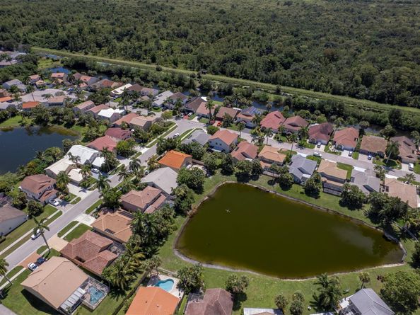 21320 Sawmill Ct, Boca Raton FL 33498