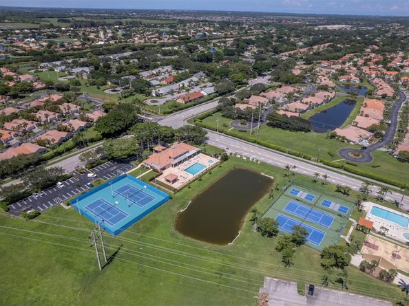 21320 Sawmill Ct, Boca Raton FL 33498