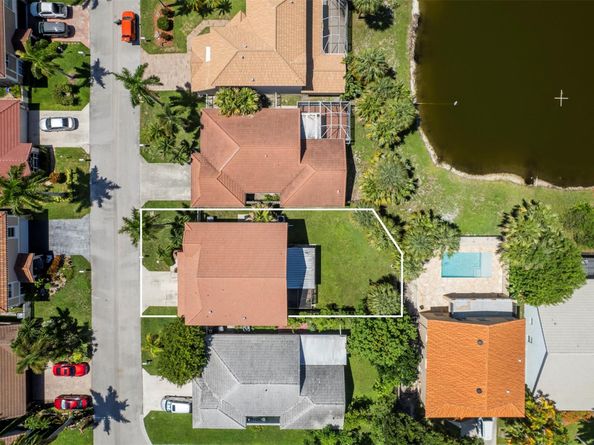 21320 Sawmill Ct, Boca Raton FL 33498
