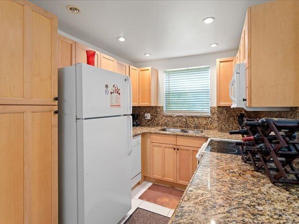 1124 NW 13th Street 120a, Boca Raton FL 33486