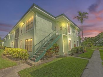 8771 NW 39th St