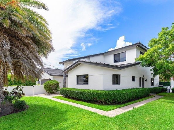 811 SE 31st Street, Boca Raton FL 33432