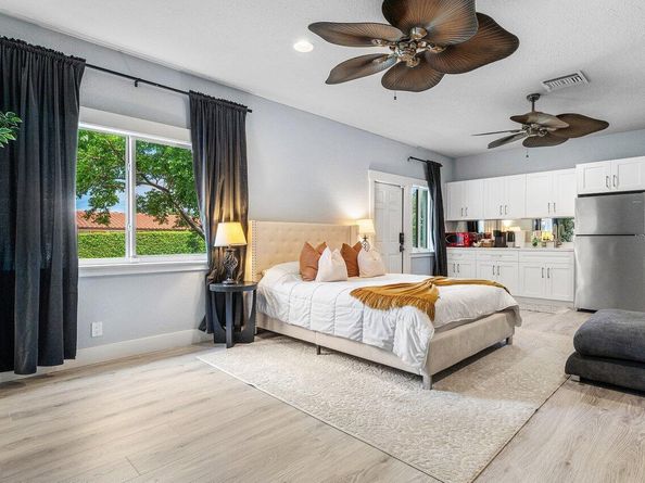 811 SE 31st Street, Boca Raton FL 33432