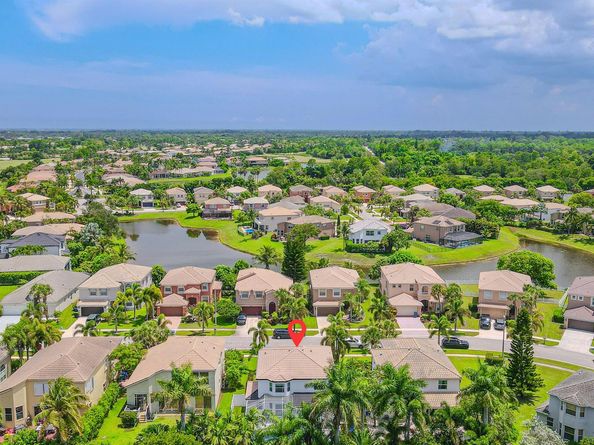 2738 Misty Oaks Circle Royal Circle, Royal Palm Beach FL 33411