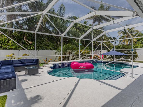2738 Misty Oaks Circle Royal Circle, Royal Palm Beach FL 33411
