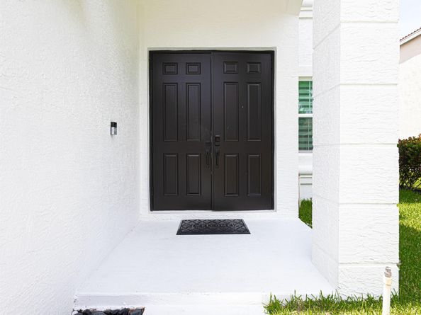 2738 Misty Oaks Circle Royal Circle, Royal Palm Beach FL 33411