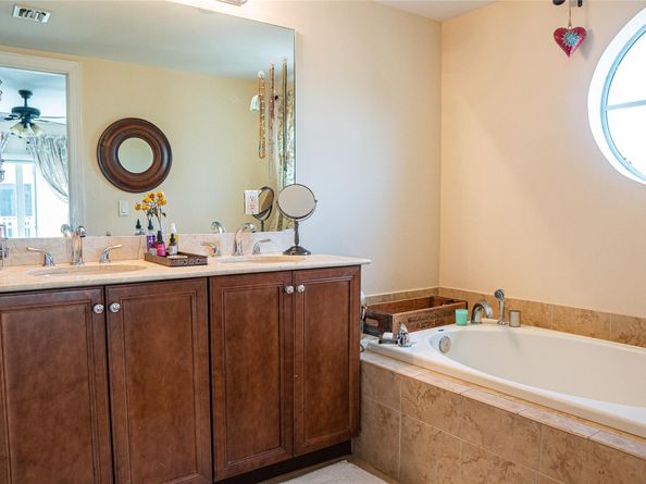 701 SE 16th St 4, Fort Lauderdale FL 33316