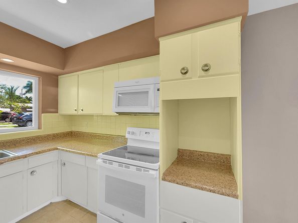 2750 SE 3rd Street, Pompano Beach FL 33062