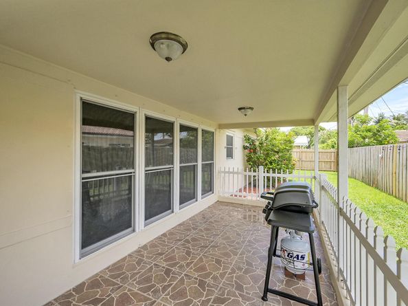 2750 SE 3rd Street, Pompano Beach FL 33062