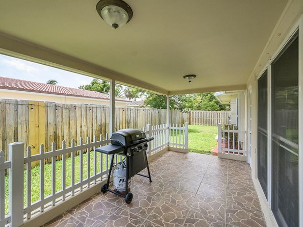 2750 SE 3rd Street, Pompano Beach FL 33062