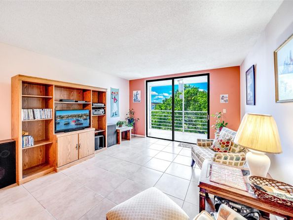 2860 Somerset Dr 404K, Lauderdale Lakes FL 33311
