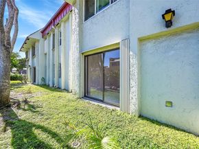 860 SE 6th Ave 304, Deerfield Beach FL 33441