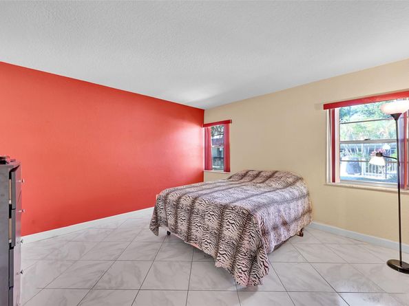 860 SE 6th Ave 304, Deerfield Beach FL 33441