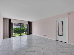 860 SE 6th Ave 304, Deerfield Beach FL 33441
