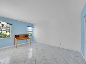 860 SE 6th Ave 304, Deerfield Beach FL 33441