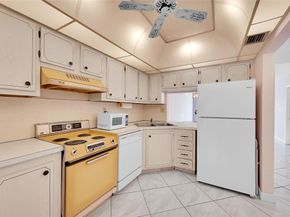 860 SE 6th Ave 304, Deerfield Beach FL 33441