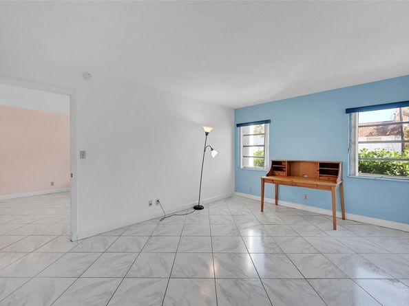 860 SE 6th Ave 304, Deerfield Beach FL 33441