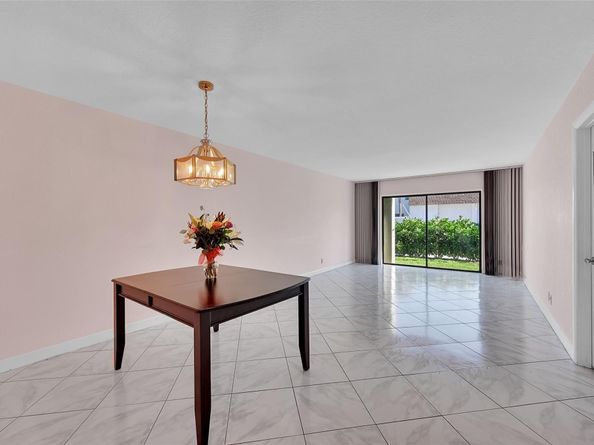 860 SE 6th Ave 304, Deerfield Beach FL 33441