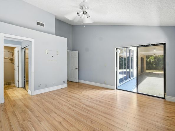 5172 NW 53rd Ave, Coconut Creek FL 33073