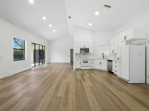 5172 NW 53rd Ave, Coconut Creek FL 33073