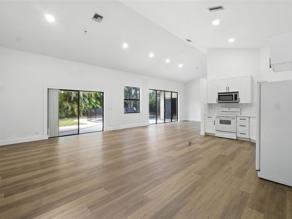 5172 NW 53rd Ave, Coconut Creek FL 33073