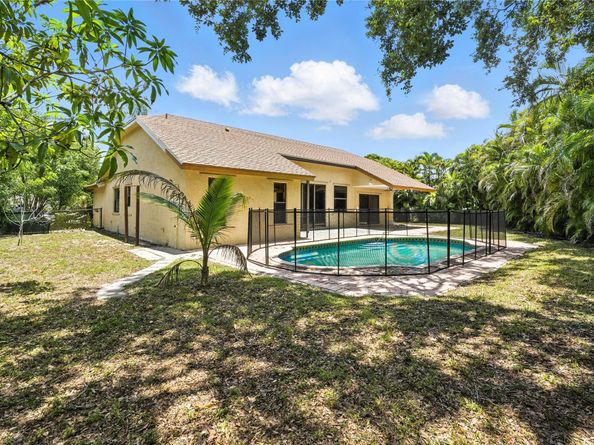 5172 NW 53rd Ave, Coconut Creek FL 33073