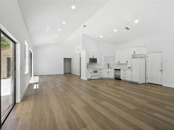 5172 NW 53rd Ave