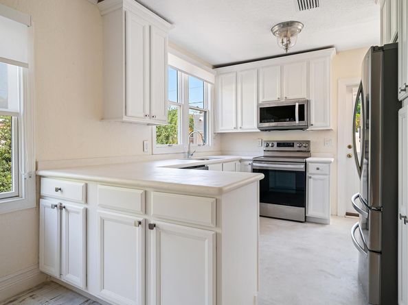 813 Avon Road, West Palm Beach FL 33401