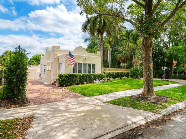 813 Avon Road, West Palm Beach FL 33401