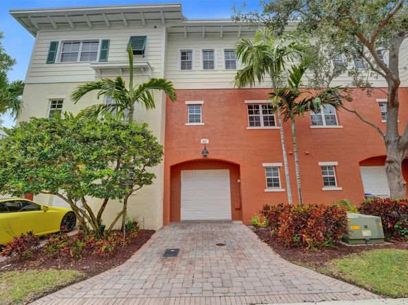 617 SW 2nd Drive, Pompano Beach FL 33060