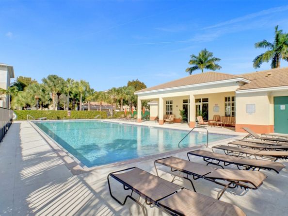 617 SW 2nd Drive, Pompano Beach FL 33060