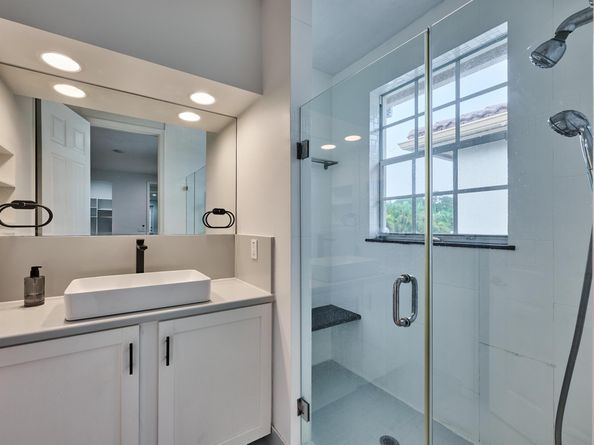 2401 NW 7th Street, Boynton Beach FL 33426