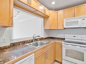 2201 SE 9th St 206, Pompano Beach FL 33062