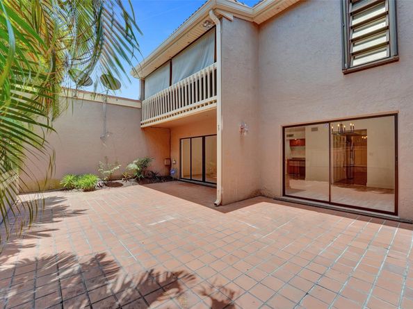 103 Heatherbrook Way 143, Hollywood FL 33021