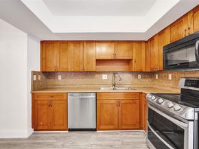 103 Heatherbrook Way 143, Hollywood FL 33021