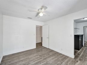 103 Heatherbrook Way 143, Hollywood FL 33021