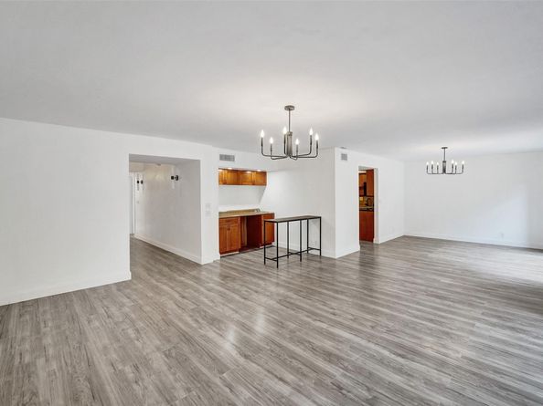 103 Heatherbrook Way 143, Hollywood FL 33021