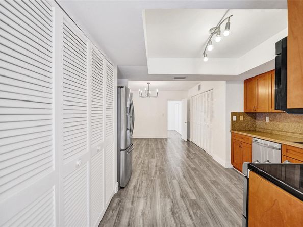 103 Heatherbrook Way 143, Hollywood FL 33021