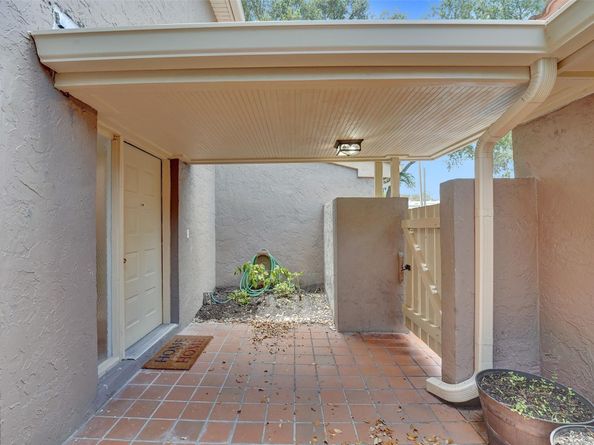 103 Heatherbrook Way 143, Hollywood FL 33021