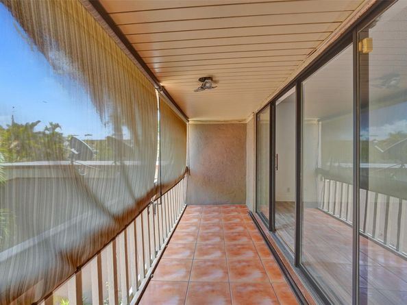103 Heatherbrook Way 143, Hollywood FL 33021