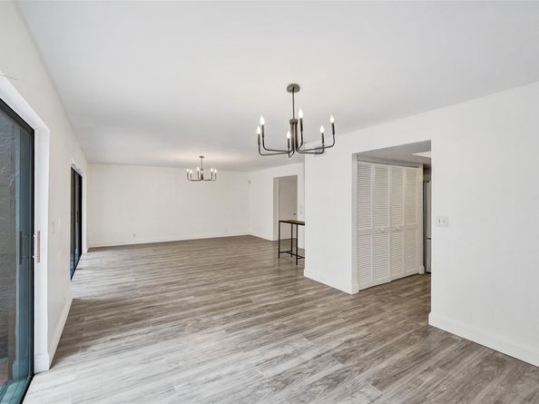 103 Heatherbrook Way 143, Hollywood FL 33021
