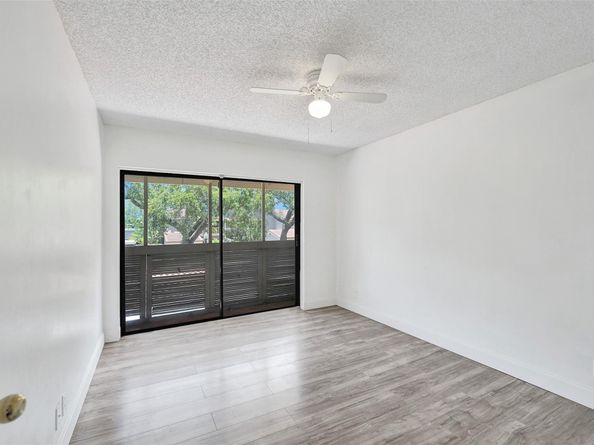 103 Heatherbrook Way 143, Hollywood FL 33021
