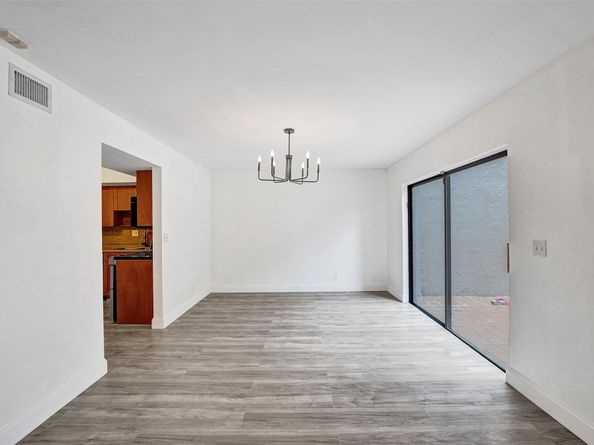 103 Heatherbrook Way 143, Hollywood FL 33021